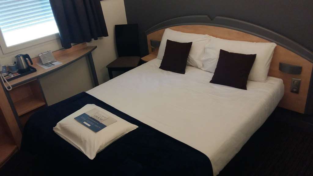Hotel Kyriad Brive Ouest Værelse billede